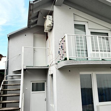 Apartman Sava Ni Dış mekan fotoğraf