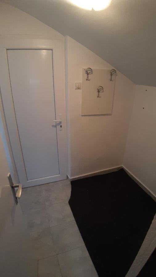 Apartman Sava Ni Dış mekan fotoğraf