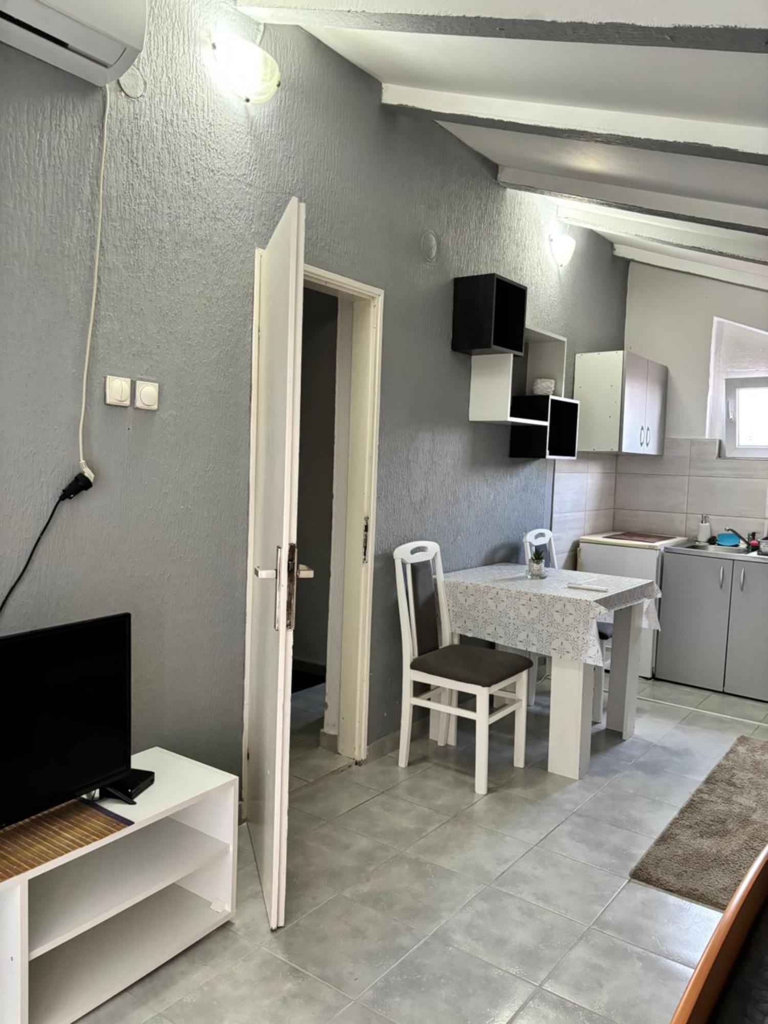 Apartman Sava Ni Dış mekan fotoğraf