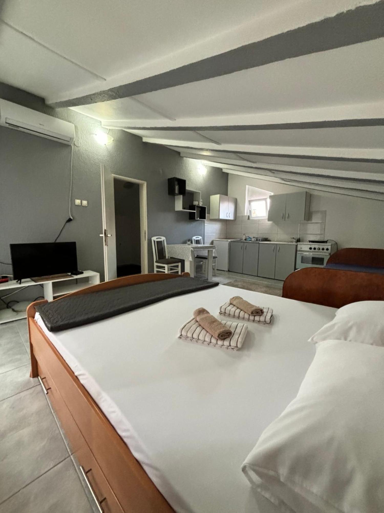 Apartman Sava Ni Dış mekan fotoğraf